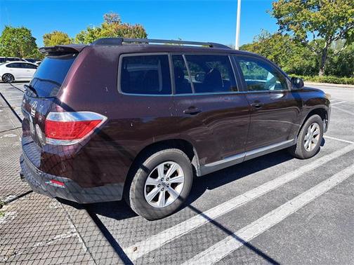 2012 Toyota Highlander SE