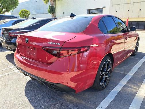 2022 Alfa Romeo Giulia Veloce