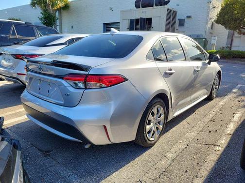 Classic Silver Metallic 2022 Toyota Corolla LE