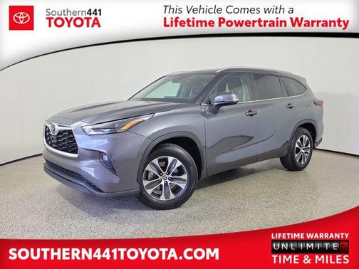 Magnetic Gray Metallic 2025 Toyota Highlander XLE