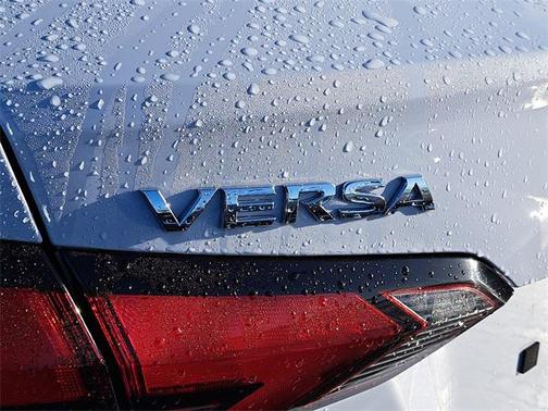 2024 Nissan Versa 1.6 SV