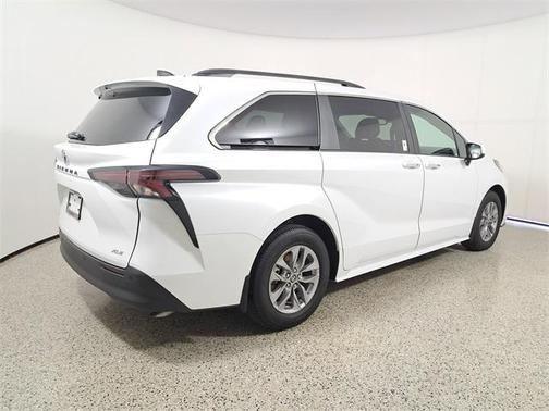 2025 Toyota Sienna XLE 7 Passenger