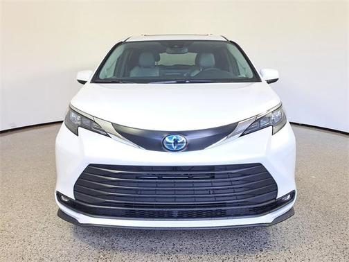 2025 Toyota Sienna XLE 7 Passenger