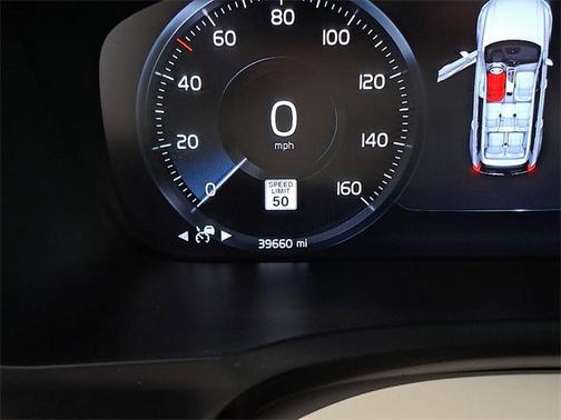 2022 Volvo XC90 T5 Momentum