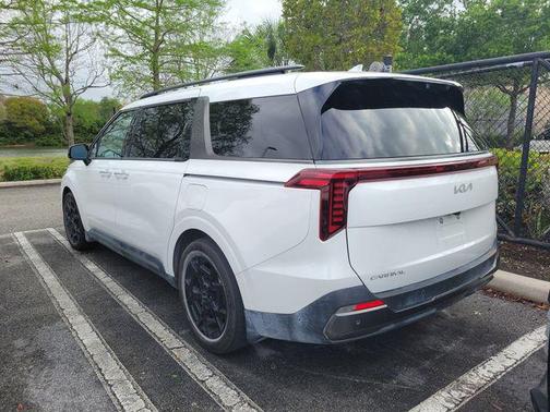 Snow White Pearl 2025 Kia Carnival SX Prestige