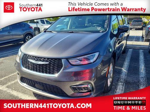 Crystal Metallic 2023 Chrysler Pacifica Touring L