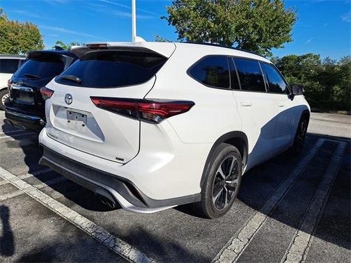 2022 Toyota Highlander XSE