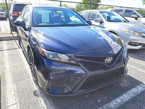 2022 Toyota Camry SE