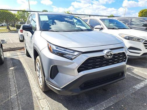 2025 Toyota RAV4 LE
