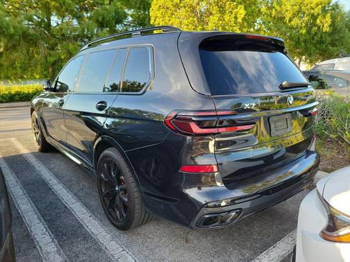 Black Sapphire Metallic 2024 BMW X7 M60i