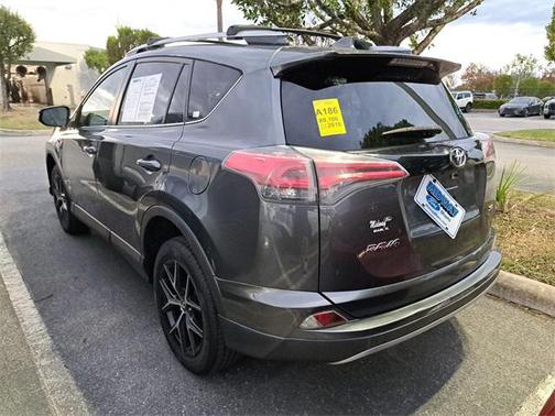 2018 Toyota RAV4 SE