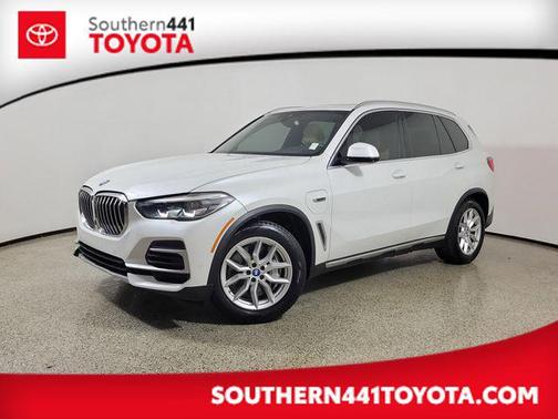 White Metallic 2022 BMW X5 PHEV xDrive45e