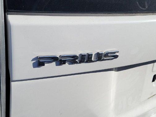 Super White 2015 Toyota Prius Two