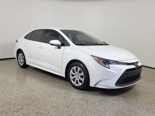 Ice 2025 Toyota Corolla LE