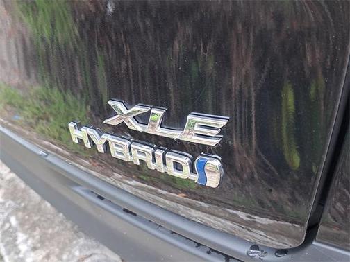 2023 Toyota Sienna XLE 8 Passenger