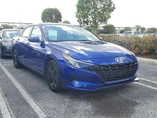 2022 Hyundai ELANTRA SEL