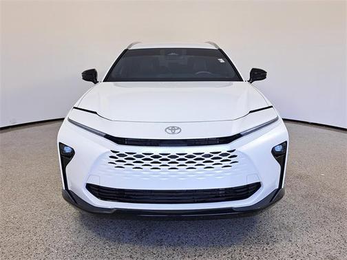 2025 Toyota Crown Signia XLE