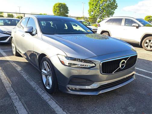 2018 Volvo S90 T5 Momentum