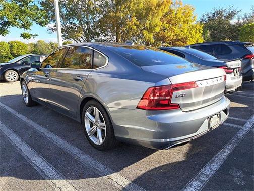 2018 Volvo S90 T5 Momentum