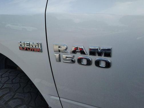 Crystal Metallic 2018 RAM 1500 Big Horn