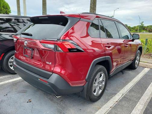 Pearl 2025 Toyota RAV4 XLE
