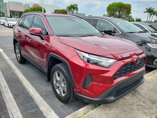 Pearl 2025 Toyota RAV4 XLE