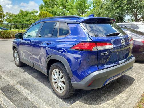 Blue Crush Metallic 2022 Toyota Corolla Cross LE