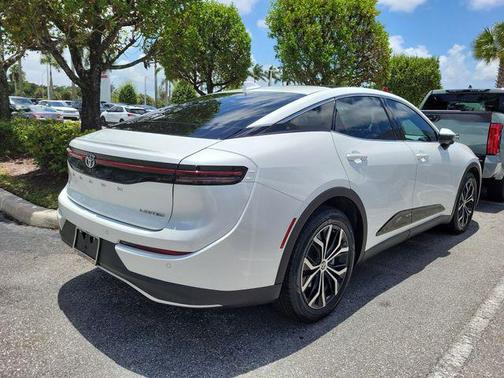 Oxygen White 2023 Toyota Crown Limited