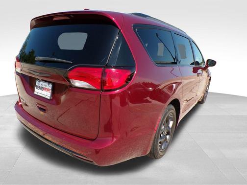 2018 Chrysler Pacifica Touring-L Plus