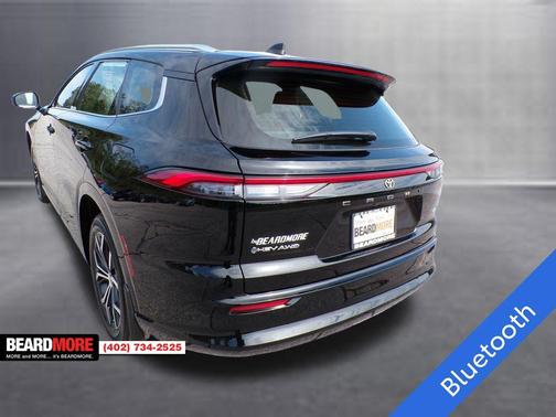 2025 Toyota Crown Signia XLE