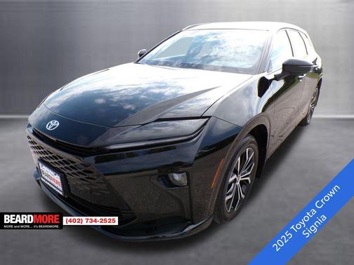 2025 Toyota Crown Signia XLE