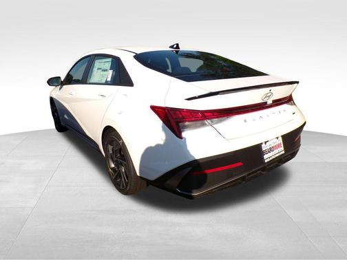 2025 Hyundai ELANTRA HEV SEL Sport