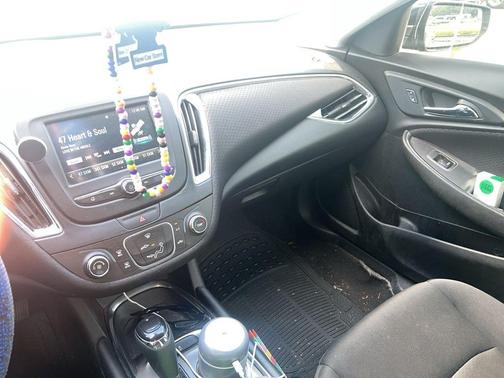 2017 Chevrolet Malibu 1LT