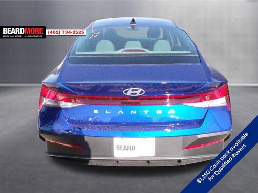 2025 Hyundai ELANTRA SE