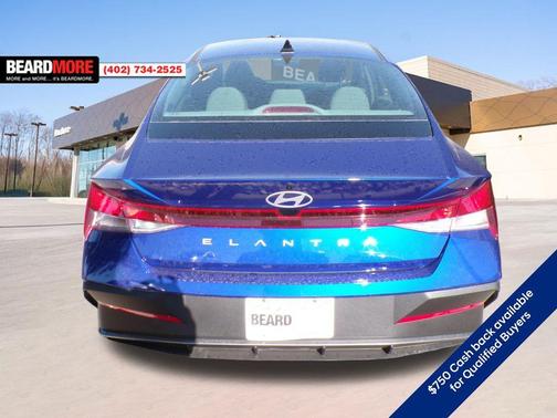 2025 Hyundai ELANTRA SE