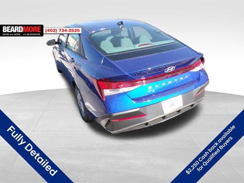 2025 Hyundai ELANTRA SE