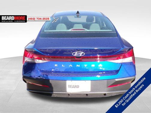 2025 Hyundai ELANTRA SE