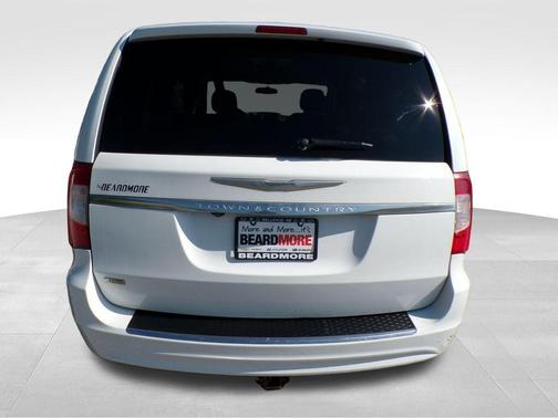 2016 Chrysler Town & Country Touring