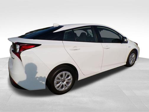 2020 Toyota Prius L