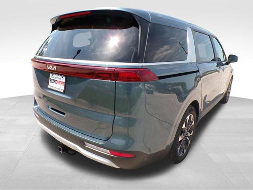 2024 Kia Carnival EX