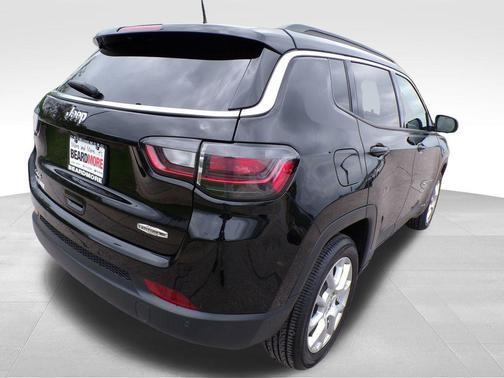 2024 Jeep Compass Latitude Lux