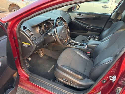 2013 Hyundai SONATA SE