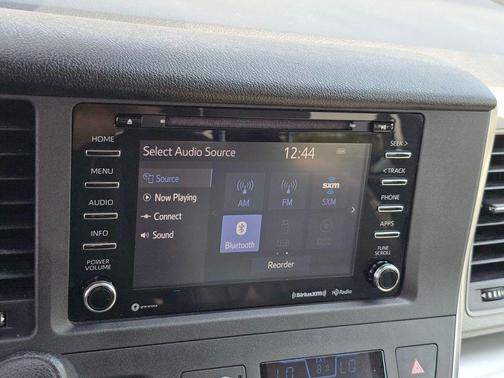 2018 Toyota Sienna LE