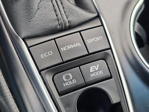 2018 Toyota Camry Hybrid XLE