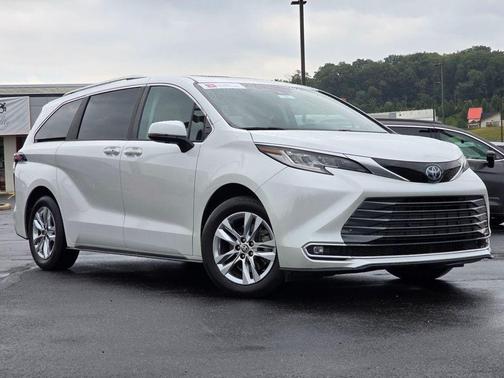 2024 Toyota Sienna Limited