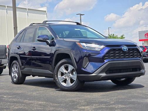 2022 Toyota RAV4 Hybrid XLE