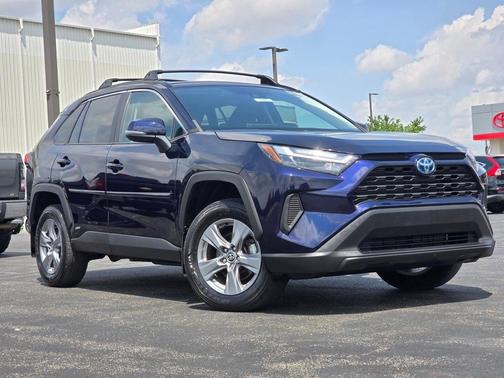 2022 Toyota RAV4 Hybrid XLE