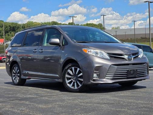 2018 Toyota Sienna XLE Premium