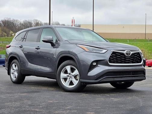 2024 Toyota Highlander LE