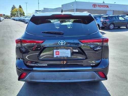 2022 Toyota Highlander Hybrid XLE
